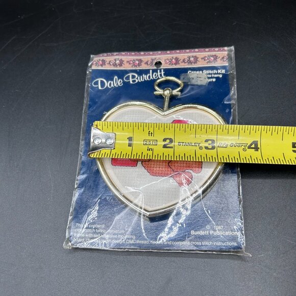 Dale Burdett Cross Stitch Kit CM 820 Hearts A Flutter Ready to Hang VTG 1987 - Picture 8 of 8